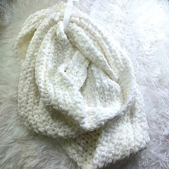 Sonoma Ivory Loop Infinity Knit Women’s Scarf - Picture 1 of 7